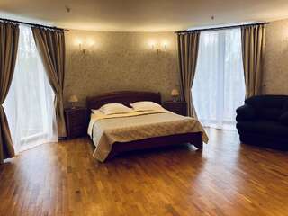 Отель Hotel Palace Ukraine Николаев Суперлюкс с кроватью размера "king-size"-1